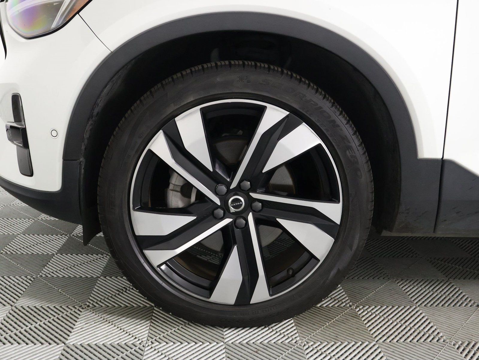 Used 2023 Volvo XC40 B5 Ultimate w/ Protection Package Premier AWD/4WD image 28