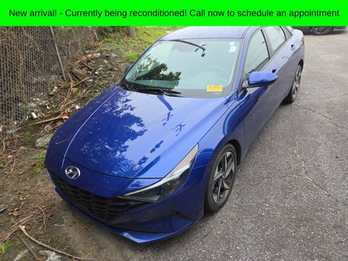 Used 2023 Hyundai Elantra SEL w/ Convenience Package FWD image 11