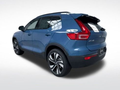 New 2025 Volvo XC40 B5 Plus w/ Protection Package Premier image 22