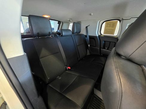 Used 2014 Toyota FJ Cruiser 4WD w/ Convenience Package image 33
