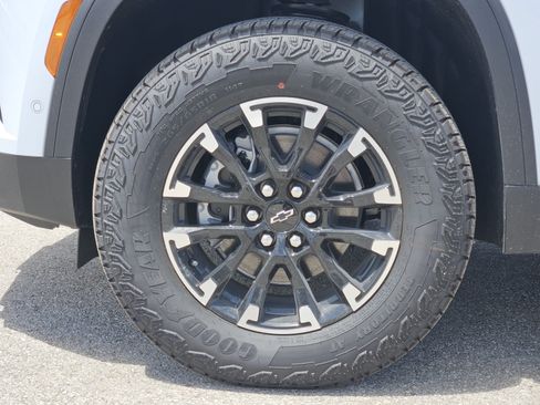 New 2026 Chevrolet Traverse Z71 w/ Enhanced Driving Package AWD/4WD image 7