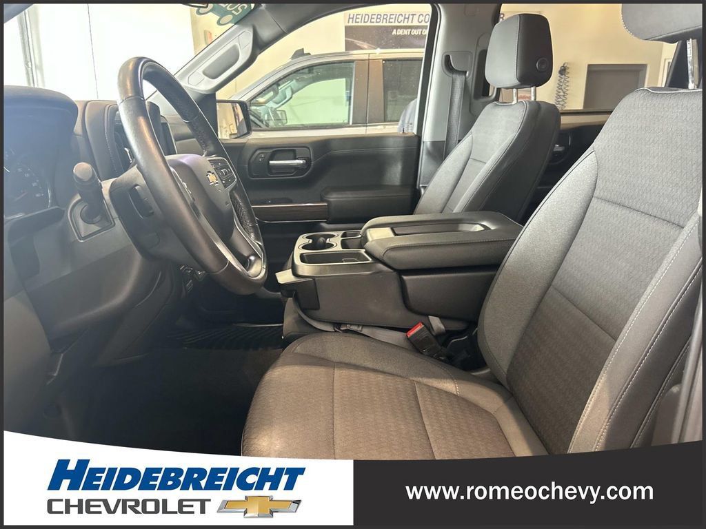 Certified 2022 Chevrolet Silverado 1500 LT w/ Convenience Package II AWD/4WD image 13