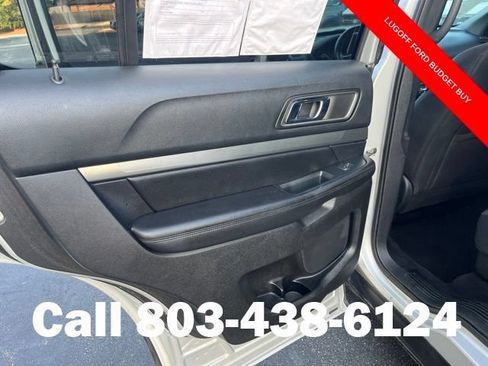 Used 2018 Ford Explorer XLT w/ Equipment Group 201A FWD image 10