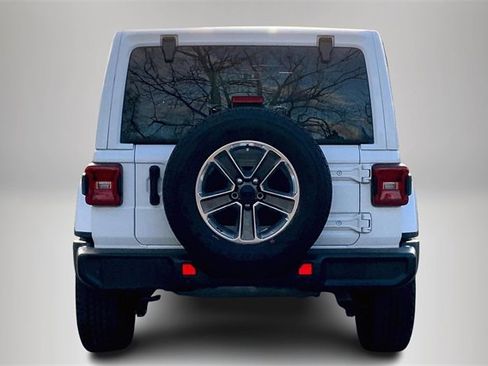 Used 2022 Jeep Wrangler Unlimited Sahara w/ LED Lighting Group image 4