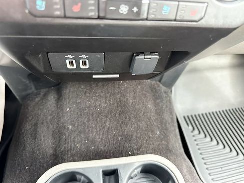Used 2018 Ford F150 Lariat RWD image 24