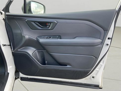 Used 2025 Subaru Forester Premium w/ Convenience Package #1 image 18