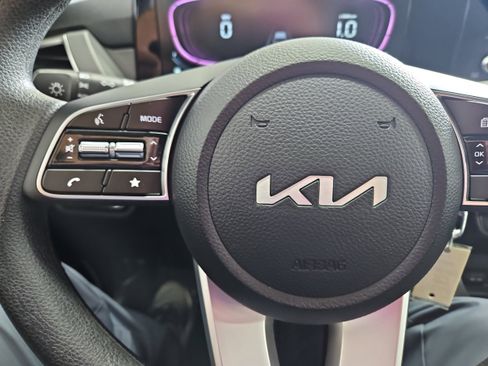 Used 2024 Kia Seltos LX AWD/4WD image 17