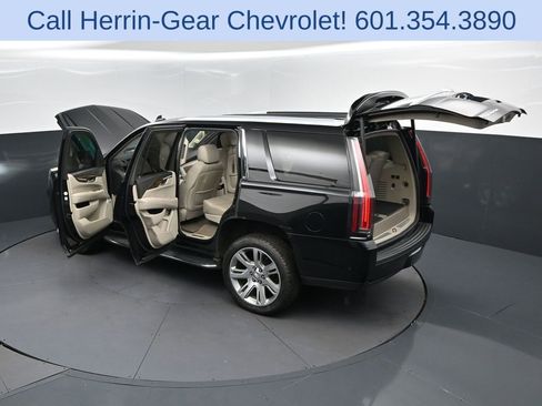 Used 2019 Cadillac Escalade Premium Luxury AWD/4WD image 48