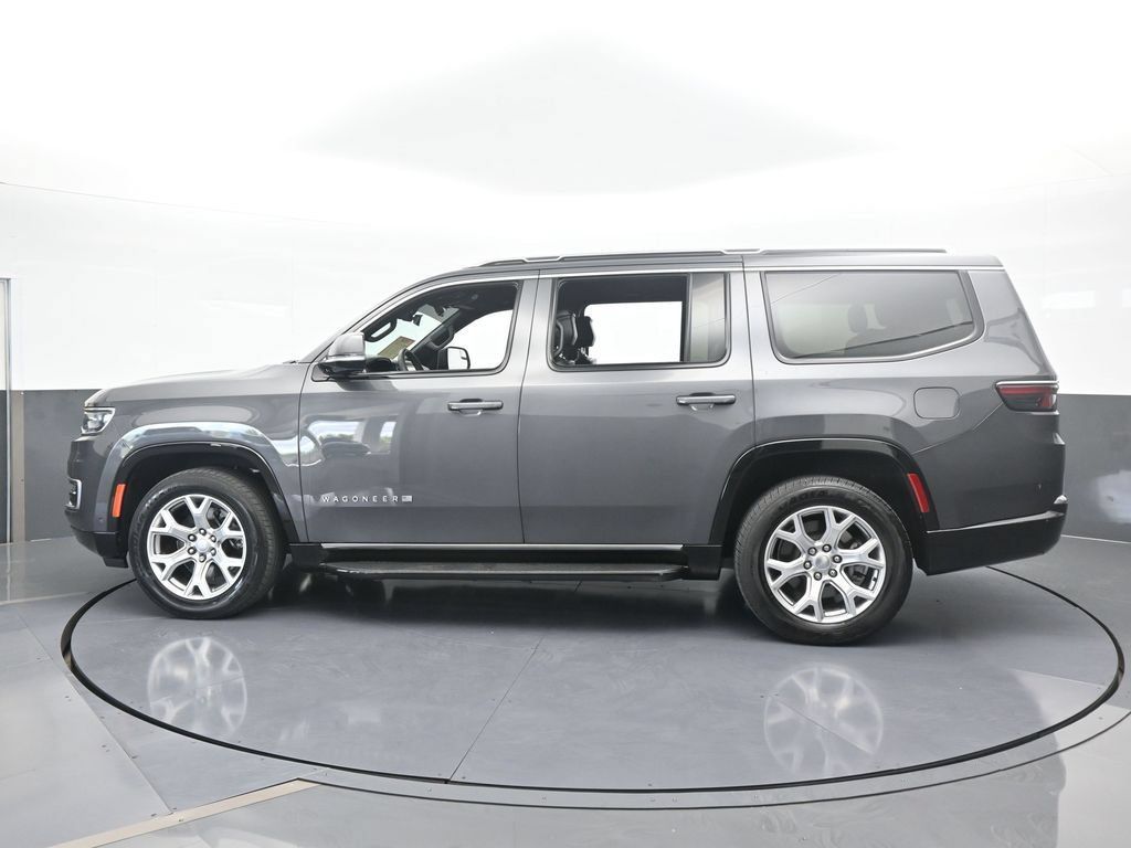Used 2022 Jeep Wagoneer Series II RWD image 3