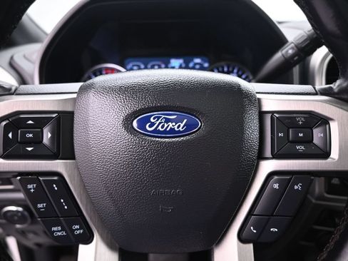 Used 2022 Ford F250 Platinum w/ FX4 Off-Road Package AWD/4WD image 13
