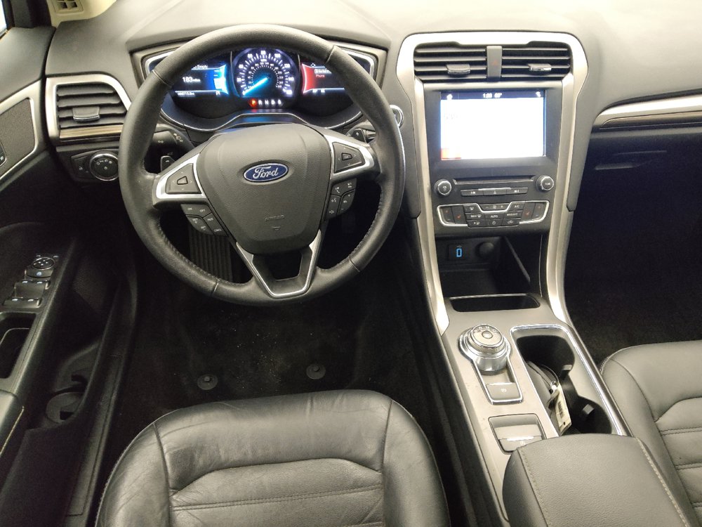 Used 2018 Ford Fusion SE w/ Fusion SE Technology Package FWD image 22