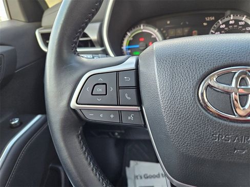 Certified 2023 Toyota Highlander Bronze Edition image 13