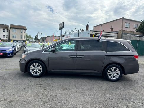 Used 2017 Honda Odyssey SE image 4