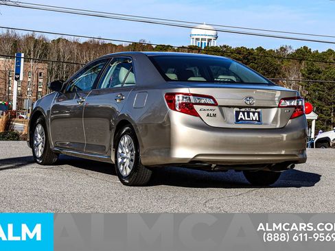 Used 2014 Toyota Camry LE image 7