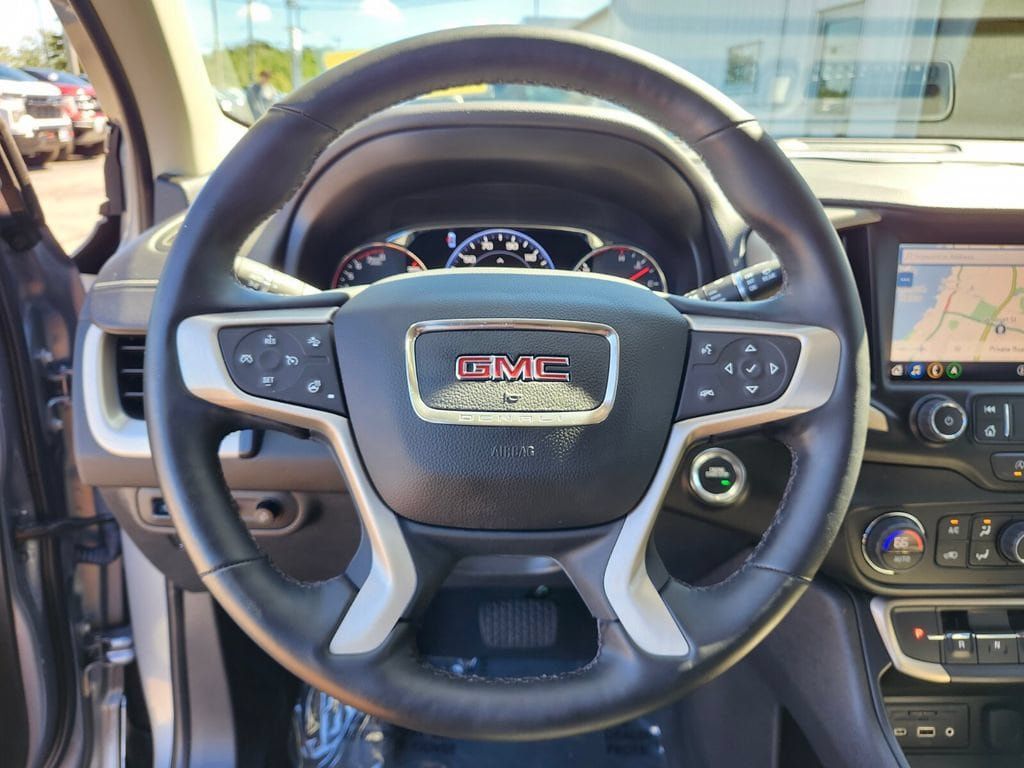 Used 2024 GMC Terrain Denali w/ Denali Premium Package AWD/4WD image 27