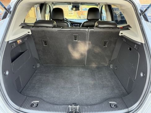 Used 2021 Buick Encore Preferred image 16