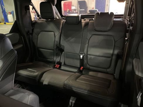 Used 2023 Ford Bronco Badlands image 28