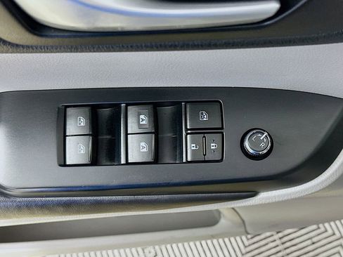 Used 2017 Toyota Highlander XLE image 22