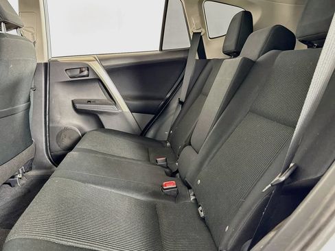 Used 2015 Toyota RAV4 LE FWD image 10