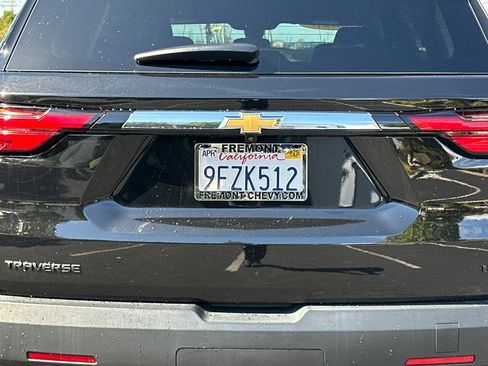 Used 2023 Chevrolet Traverse LT image 51