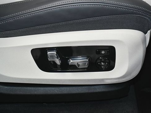 Used 2023 BMW X7 xDrive40i w/ Executive Package AWD/4WD image 75