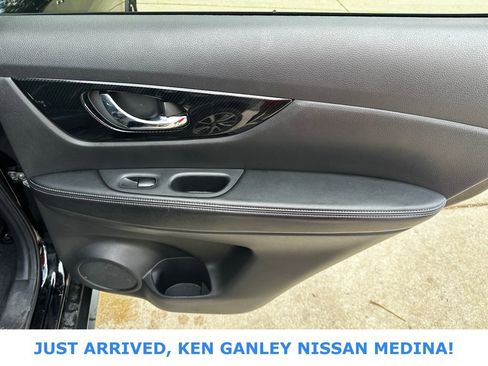 Used 2020 Nissan Rogue SL AWD/4WD image 19