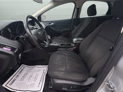 Used 2016 Ford Focus SE w/ SE Cold Weather Package image 17
