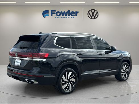 Used 2025 Volkswagen Atlas SEL AWD/4WD image 7