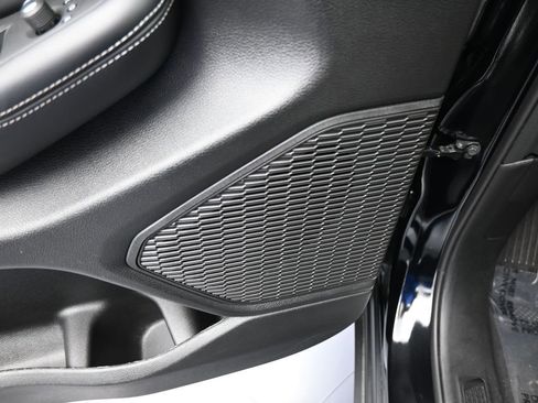 Used 2025 Jeep Grand Cherokee Laredo image 14