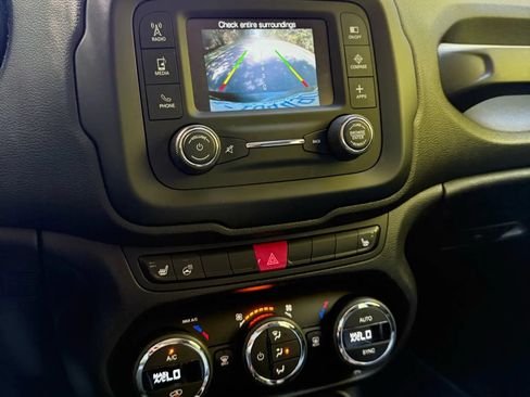Used 2017 Jeep Renegade Limited AWD/4WD image 17