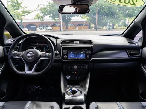 Used 2018 Nissan Leaf SL w/ SL Technology Package FWD image 9