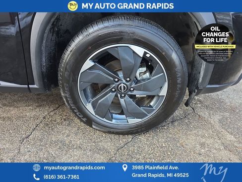 Used 2025 Nissan Rogue SV AWD/4WD image 31