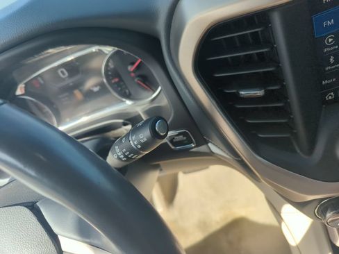 Used 2021 GMC Acadia Denali w/ Denali Technology Package FWD image 24
