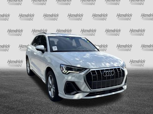 Used 2024 Audi Q3 2.0T Premium Plus w/ Premium Plus Package AWD/4WD image 2