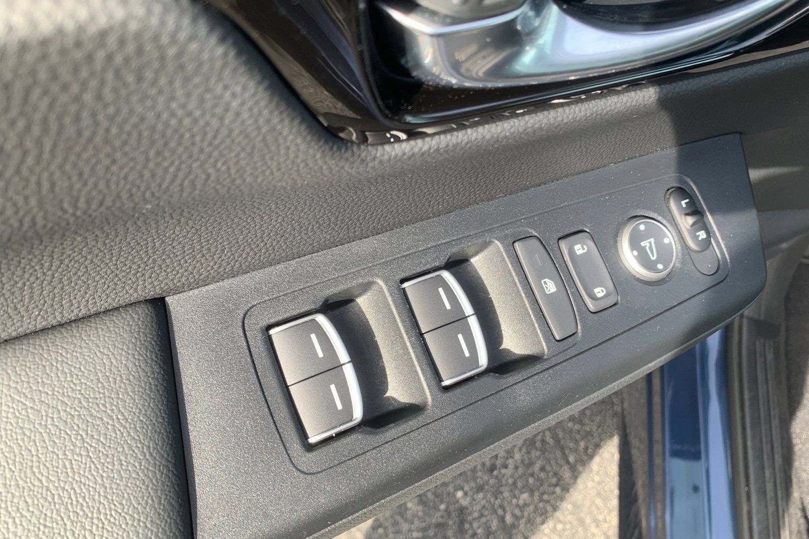 Certified 2025 Honda CR-V EX-L image 13