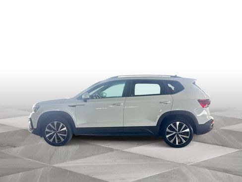 Certified 2022 Volkswagen Taos SE FWD image 5