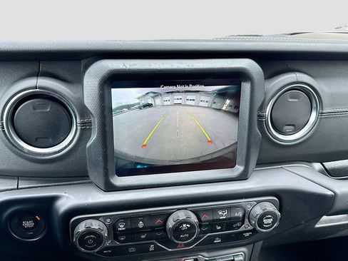 Used 2023 Jeep Wrangler Unlimited Sahara w/ Cold Weather Group image 24