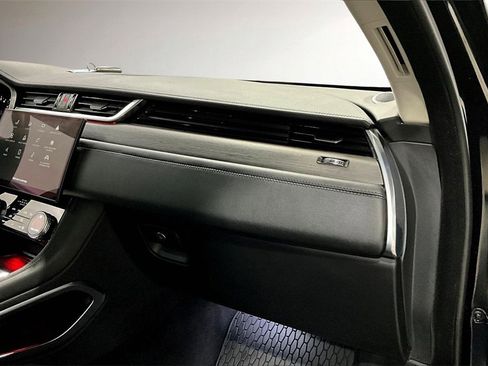 Used 2021 Jaguar F-PACE image 25