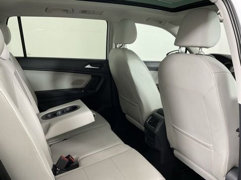 Used 2018 Volkswagen Tiguan SEL image 21