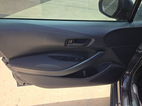 Used 2023 Toyota Corolla LE FWD image 11