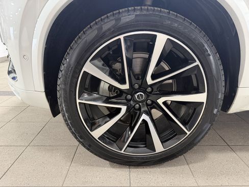 Used 2023 Volvo XC90 B5 Plus w/ Protection Package Premier image 5