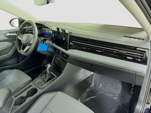 New 2026 Volkswagen Jetta SE FWD image 28