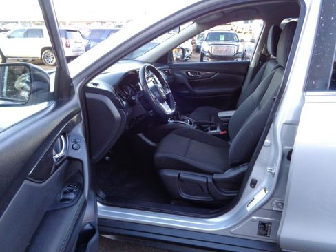 Used 2018 Nissan Rogue S FWD image 13
