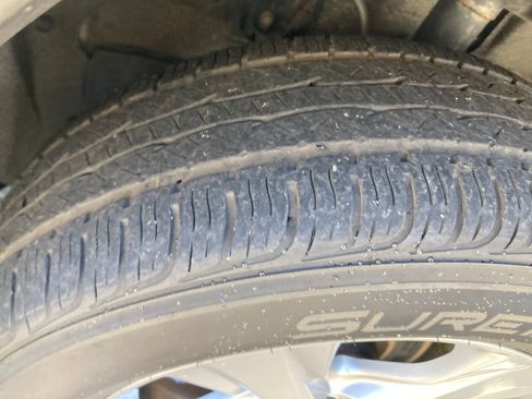 Used 2022 Toyota RAV4 XLE image 32