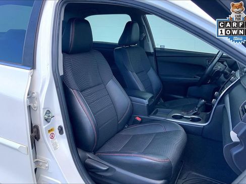 Used 2015 Toyota Camry SE FWD image 7