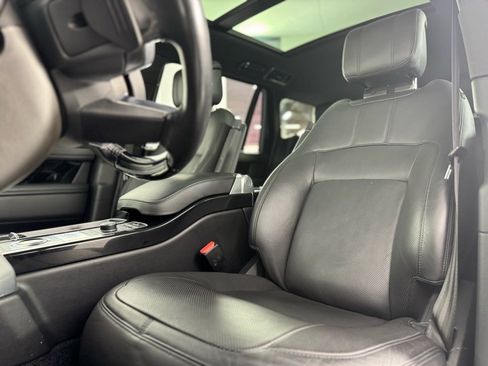 Used 2020 Land Rover Range Rover Long Wheelbase HSE image 17