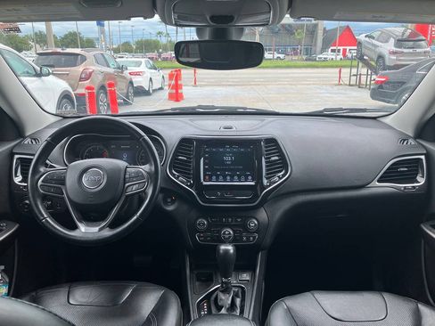 Used 2019 Jeep Cherokee Limited FWD image 15