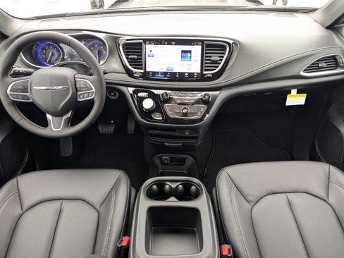 New 2026 Chrysler Pacifica Select image 14