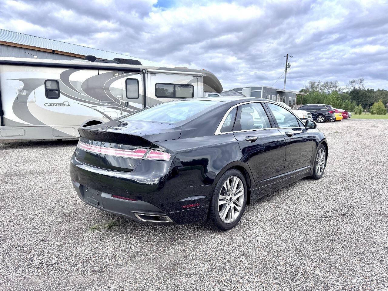 Used 2014 Lincoln MKZ FWD image 9