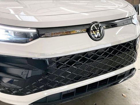 New 2026 Volkswagen Tiguan SE R-Line AWD/4WD image 34